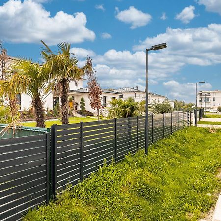 King Size Bed - Free Private Parking - Garden & Terrace - 14Min From Disneyland Ferrières-en-Brie Екстериор снимка