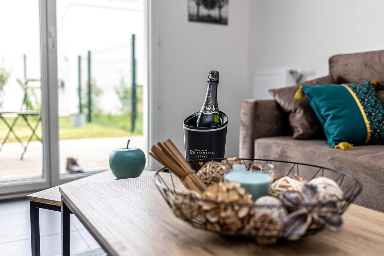 King Size Bed - Free Private Parking - Garden & Terrace - 14Min From Disneyland Ferrières-en-Brie Екстериор снимка