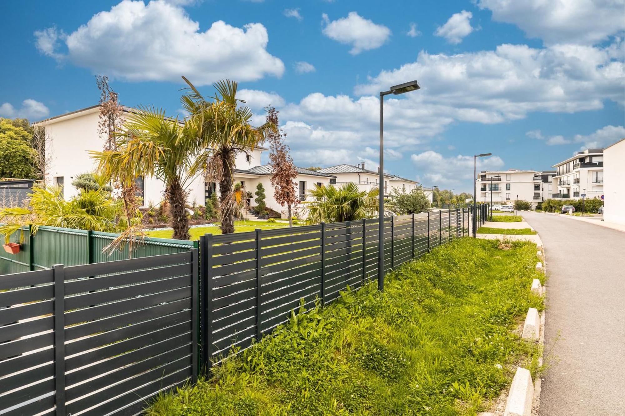King Size Bed - Free Private Parking - Garden & Terrace - 14Min From Disneyland Ferrières-en-Brie Екстериор снимка